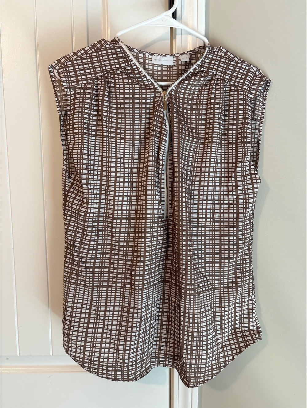 New York & Company Women’s Brown & White grid pattern shirt size medium NWOT